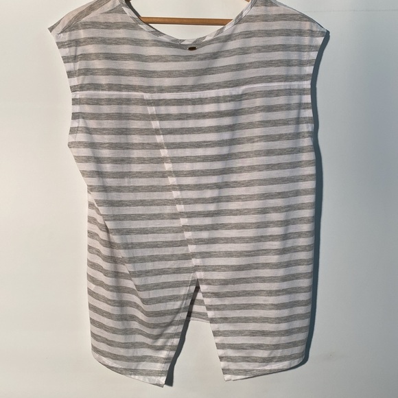 O’Neill - women’s sleeveless t- shirt. Size S - Picture 2 of 7